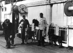 Фотография, сделанная в день отправления "Титаника" из Саутгемптона , 10 апреля 1912 года